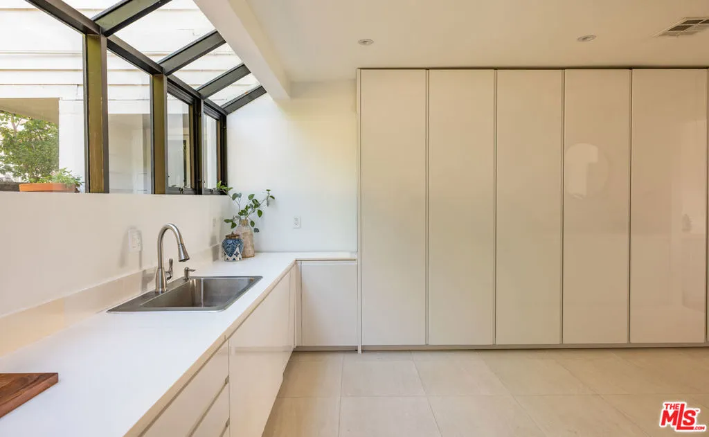 1455 Belfast Drive, Los Angeles, California 90069 home-pic-8