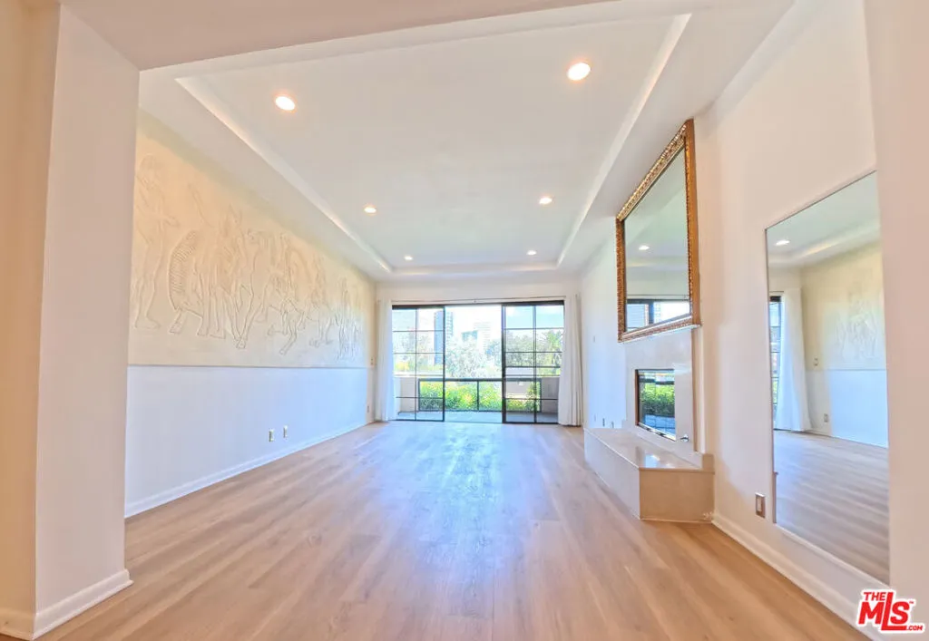 234 S Gale Drive 308, Beverly Hills, California 90211 home-pic-39