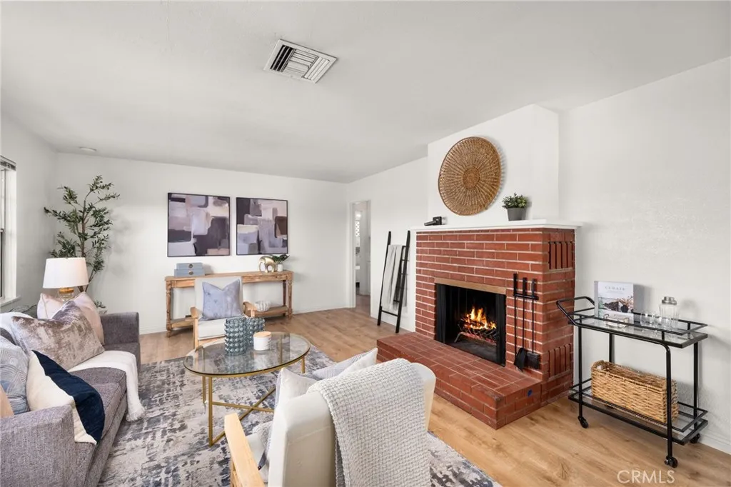 501 Lemon Street, Redlands, California 92374 home-pic-2