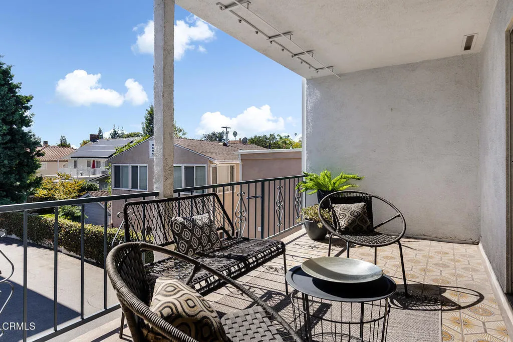972 E California Boulevard 201, Pasadena, California 91106 home-pic-15