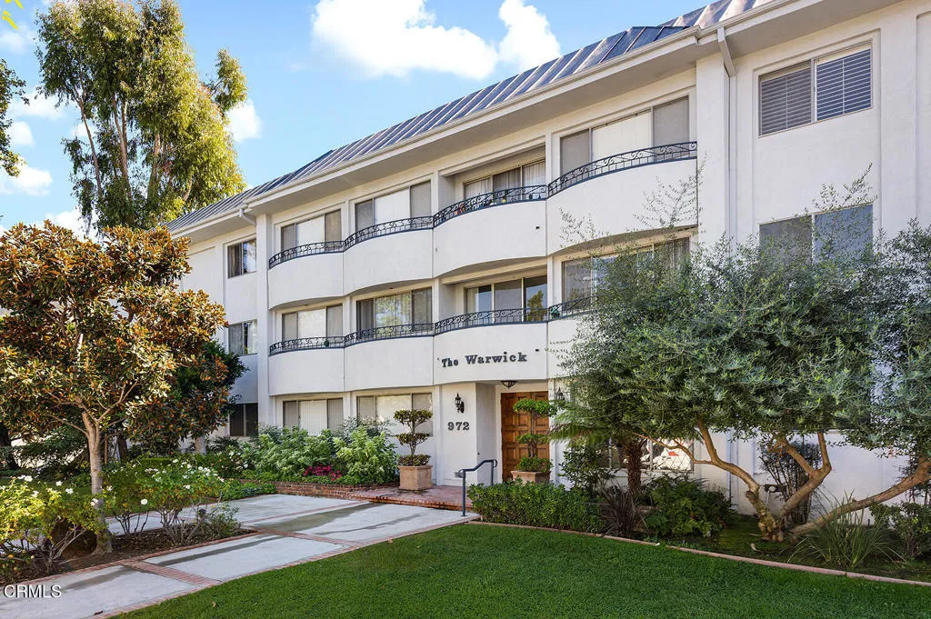 972 E California Boulevard 201, Pasadena, California 91106 home-pic-1