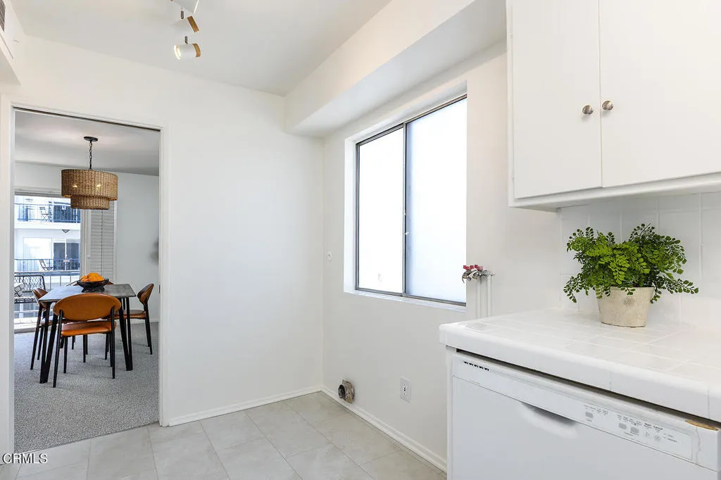 972 E California Boulevard 201, Pasadena, California 91106 home-pic-13