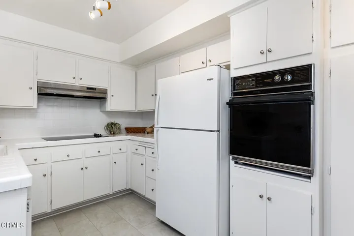 972 E California Blvd #201 019-mls