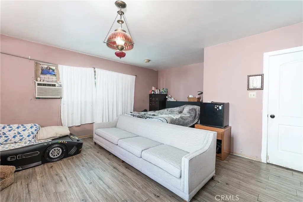 9205 Haddon Avenue, Sun Valley, California 91352 home-pic-15