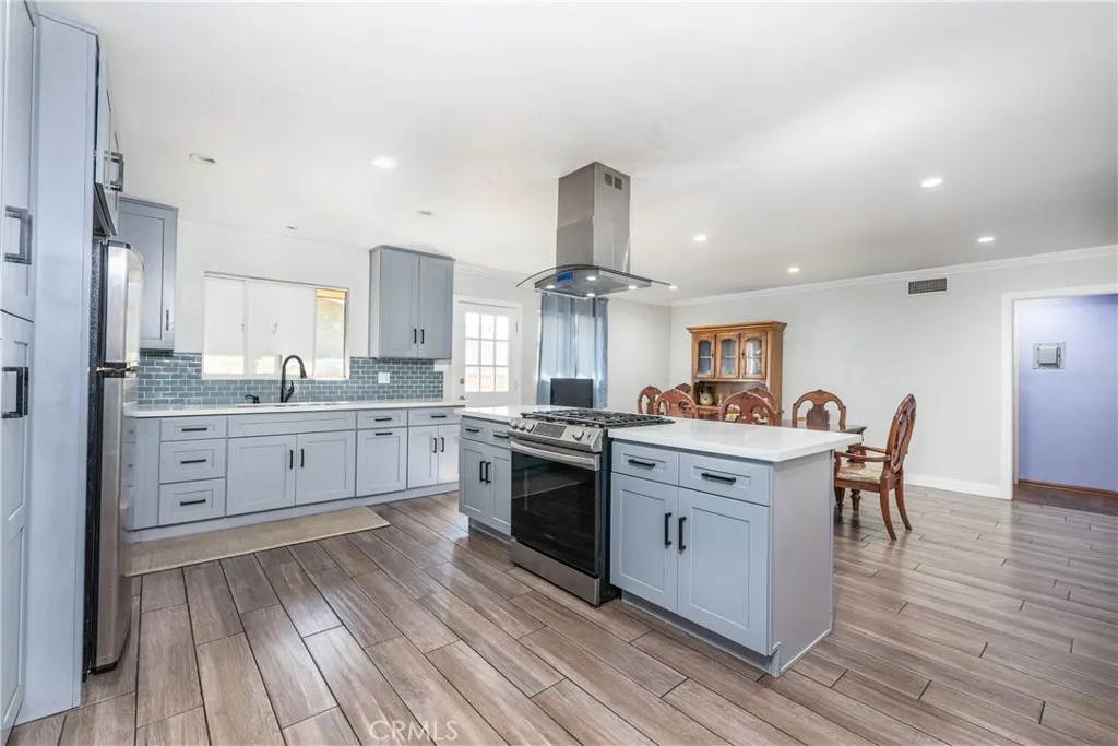 9205 Haddon Avenue, Sun Valley, California 91352 home-pic-7