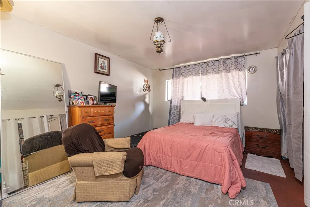 9205 Haddon Avenue, Sun Valley, California 91352 home-pic-17
