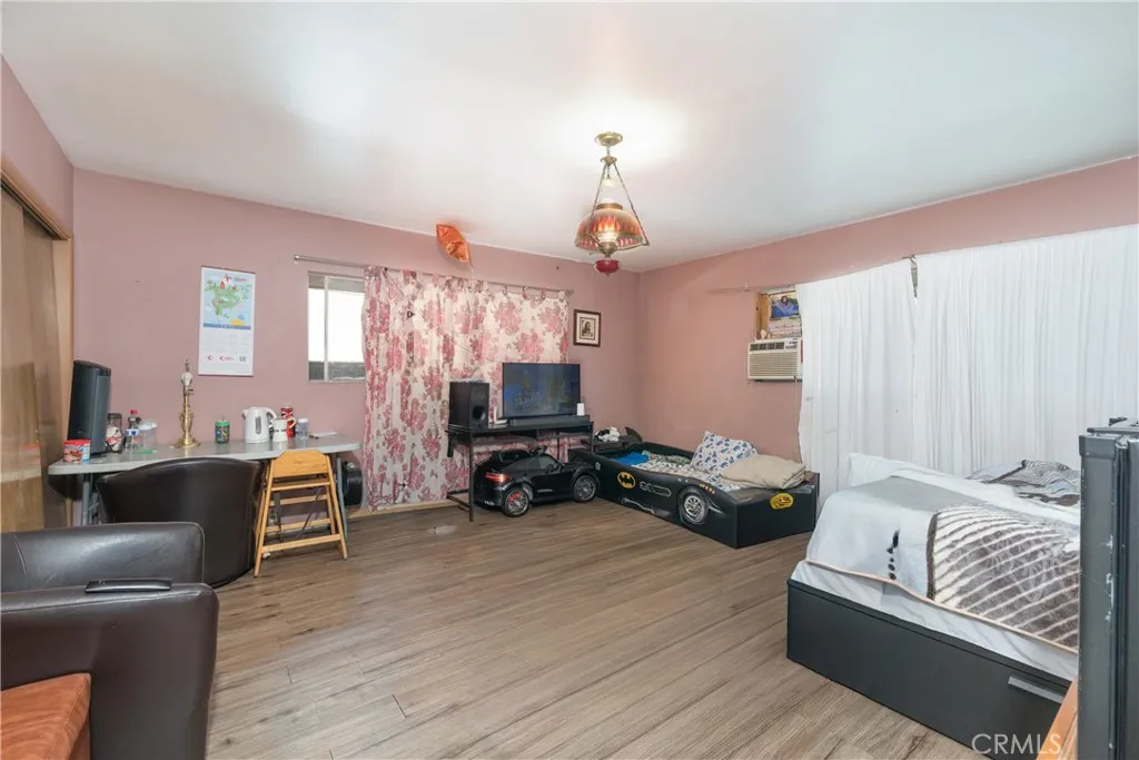 9205 Haddon Avenue, Sun Valley, California 91352 home-pic-15