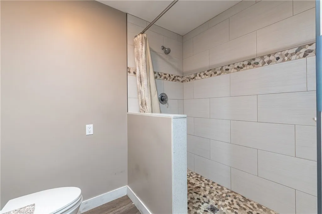 9205 Haddon Avenue, Sun Valley, California 91352 home-pic-19