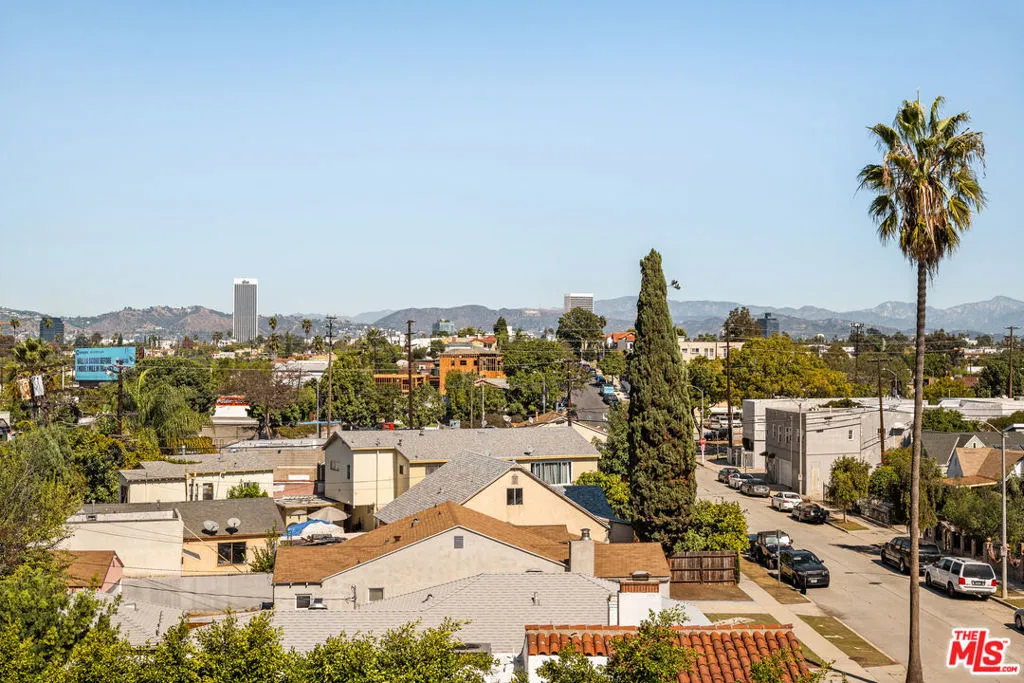 1747 S Marvin Avenue, Los Angeles, California 90019 home-pic-27