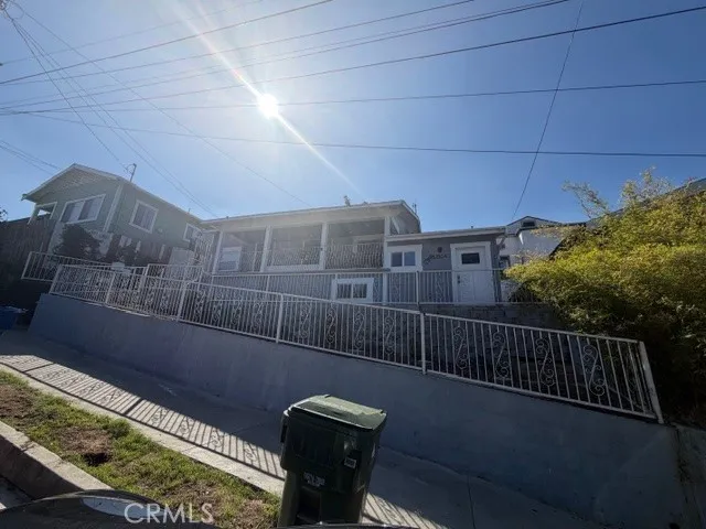 1500 Allison, Los Angeles, California 90026 home-pic-1