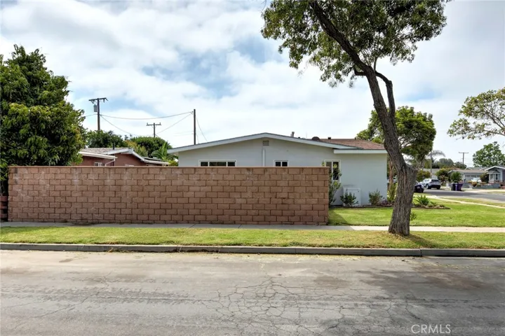 2376 Stanbridge Avenue, Long Beach, California 90815