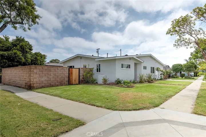 2376 Stanbridge Avenue, Long Beach, California 90815