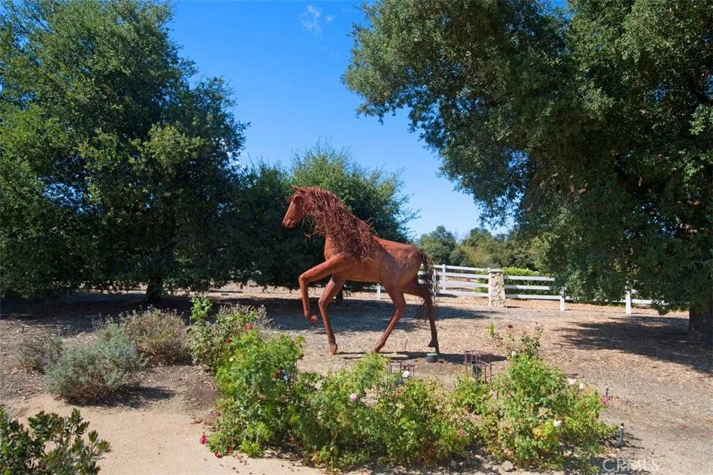 La Cresta entry