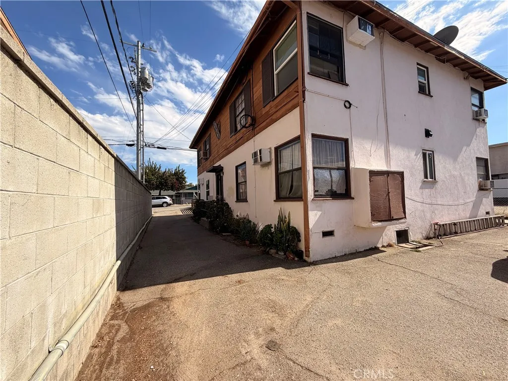 10429 Mcvine Avenue, Sunland, California 91040 home-pic-3