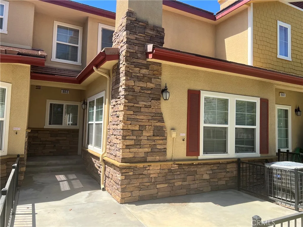 1510 Orange Avenue 902, Redlands, California 92373 home-pic-2