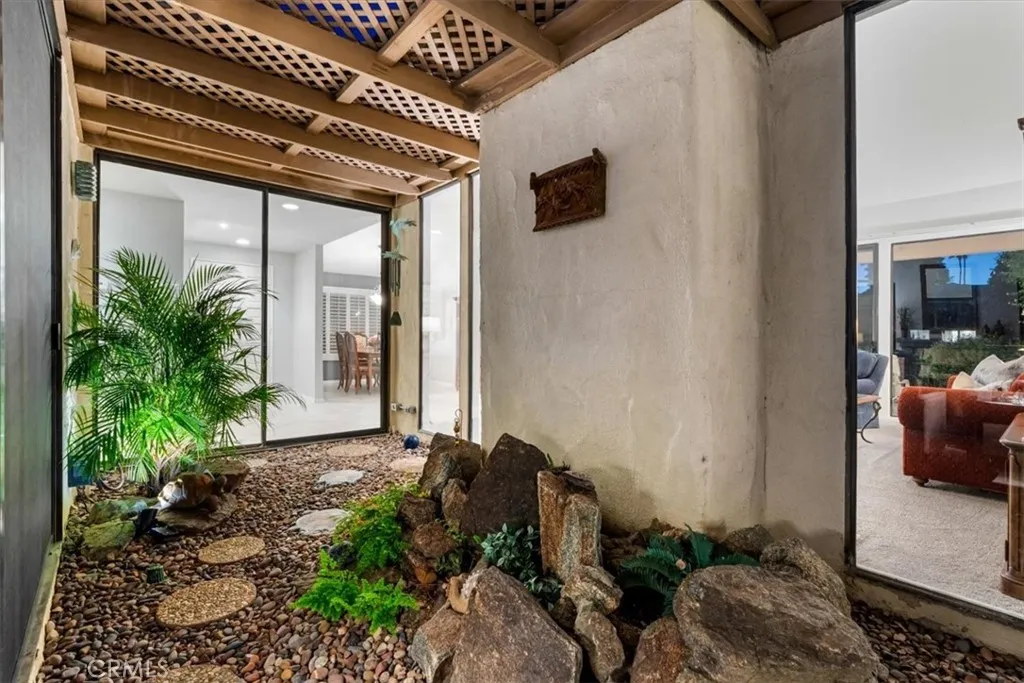 393 Gran Via, Palm Desert, California 92260 home-pic-36
