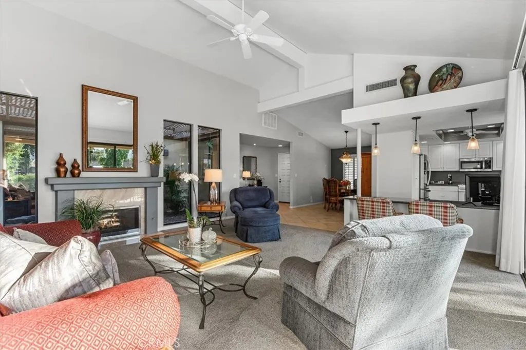 393 Gran Via, Palm Desert, California 92260 home-pic-6