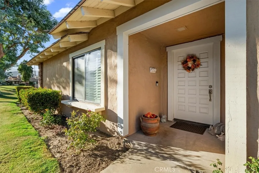 393 Gran Via, Palm Desert, California 92260 home-pic-3