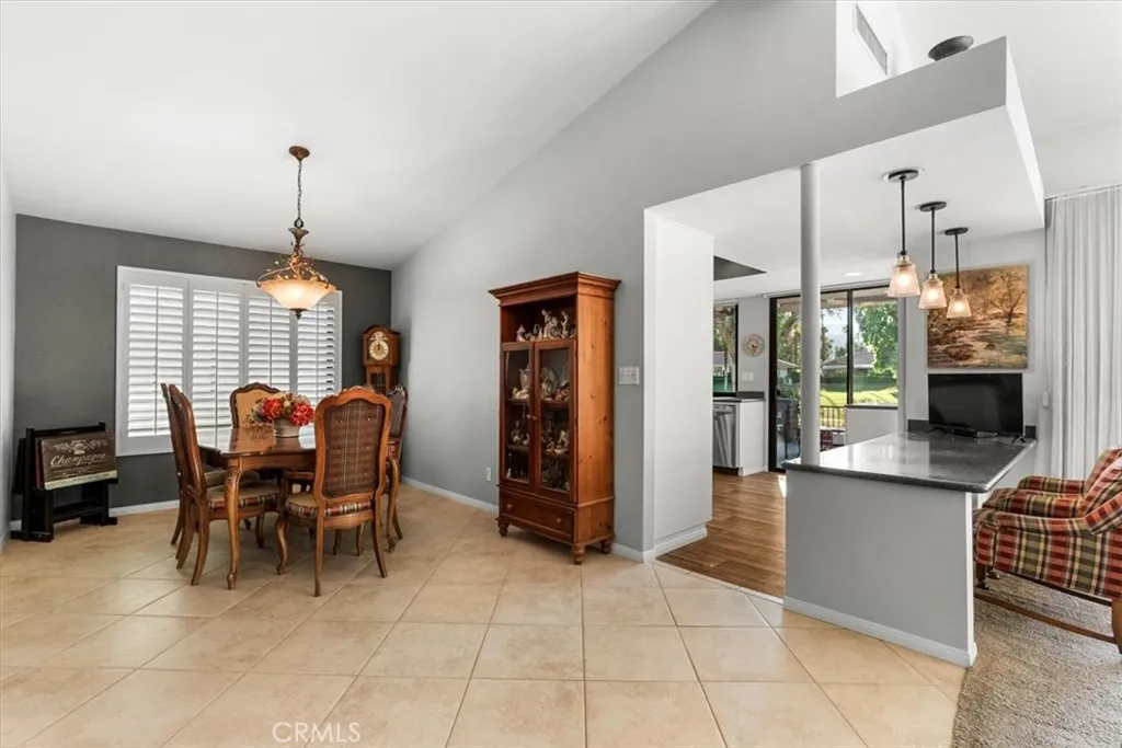 393 Gran Via, Palm Desert, California 92260 home-pic-9