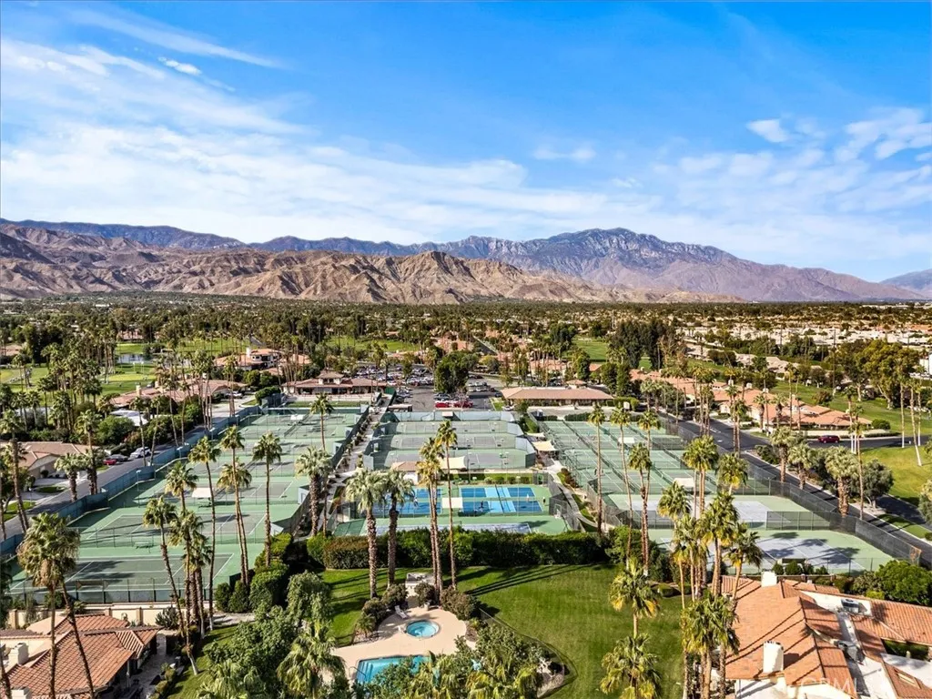 393 Gran Via, Palm Desert, California 92260 home-pic-54
