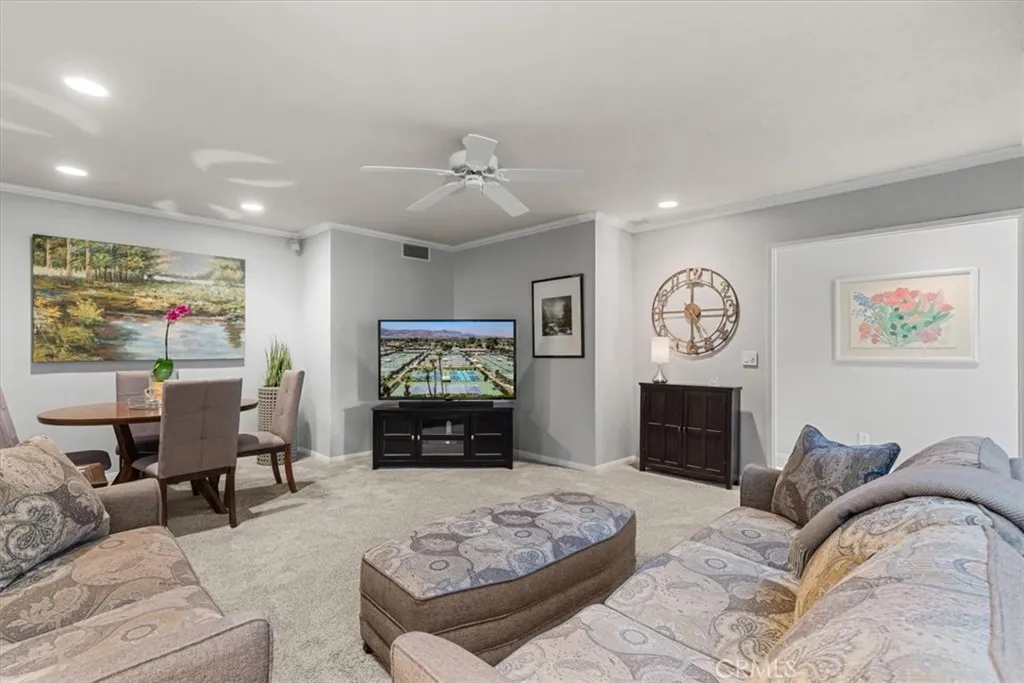 393 Gran Via, Palm Desert, California 92260 home-pic-15