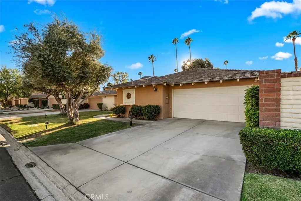 393 Gran Via, Palm Desert, California 92260 home-pic-1