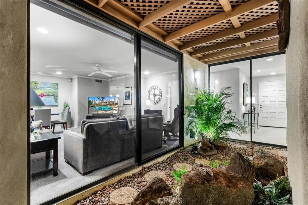 393 Gran Via, Palm Desert, California 92260 home-pic-35