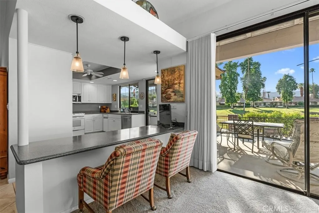 393 Gran Via, Palm Desert, California 92260 home-pic-8