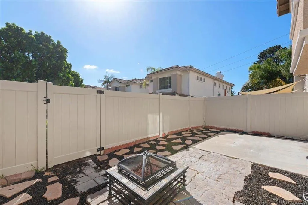 1275 Natoma Way B, Oceanside, California 92057 home-pic-38