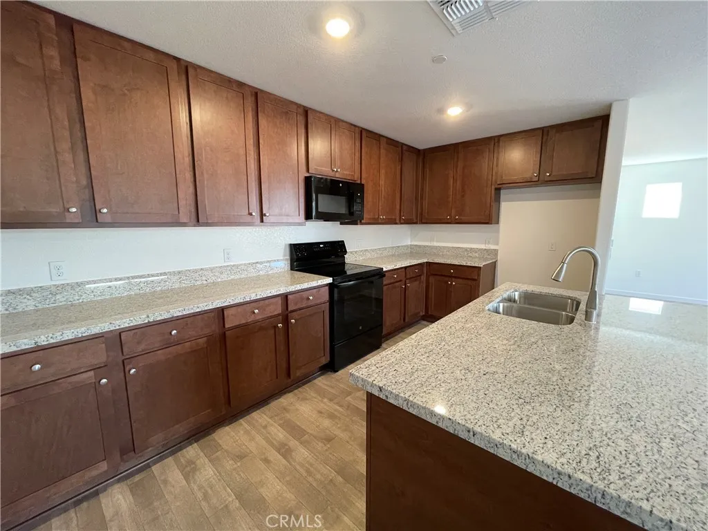 773 Stone Ridge West Ave, Merced, California 95341 home-pic-3