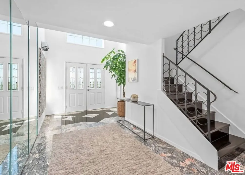 1871 Marcheeta Place, Los Angeles, California 90069 home-pic-4