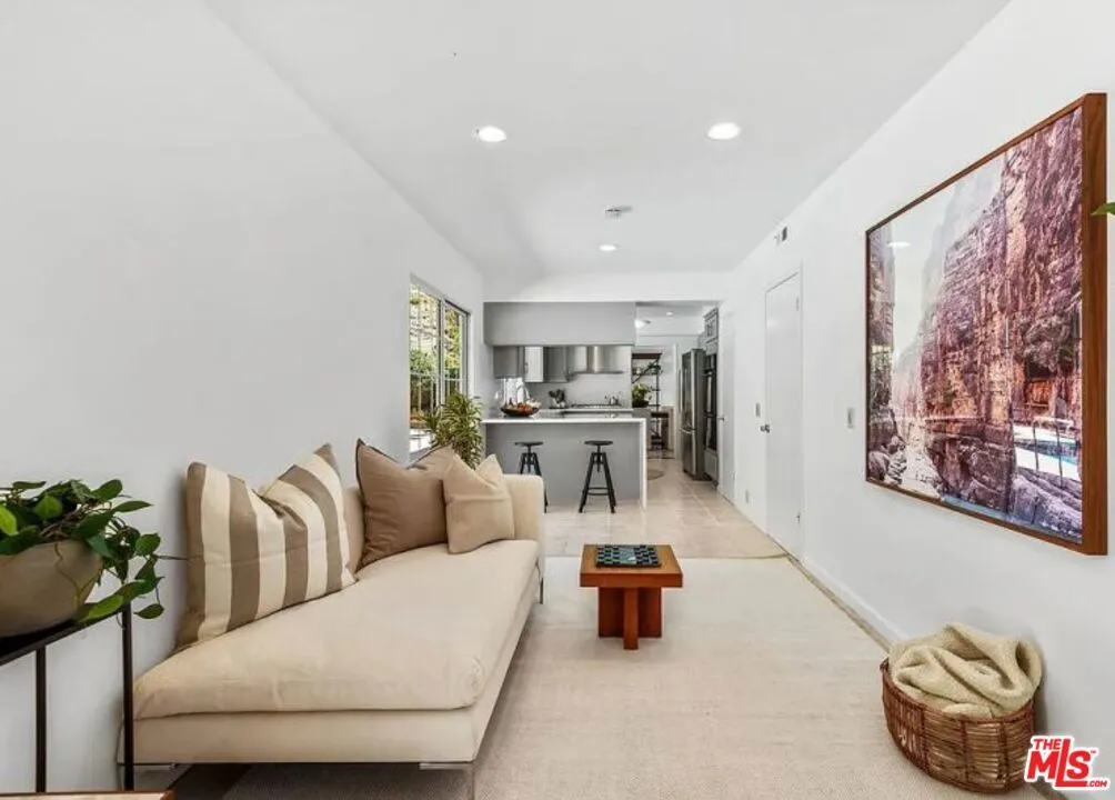 1871 Marcheeta Place, Los Angeles, California 90069 home-pic-19