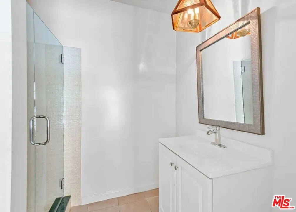 1871 Marcheeta Place, Los Angeles, California 90069 home-pic-21