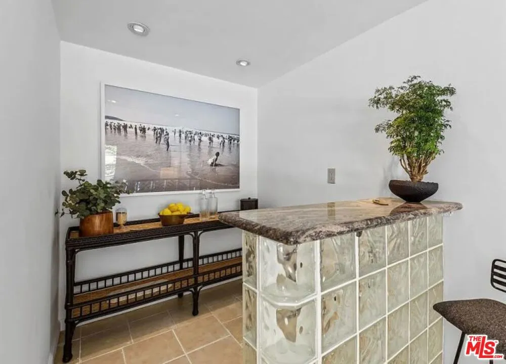 1871 Marcheeta Place, Los Angeles, California 90069 home-pic-20