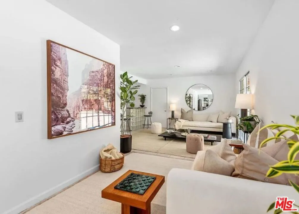 1871 Marcheeta Place, Los Angeles, California 90069 home-pic-16