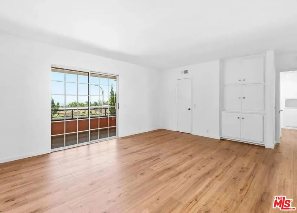 1871 Marcheeta Place, Los Angeles, California 90069 home-pic-30