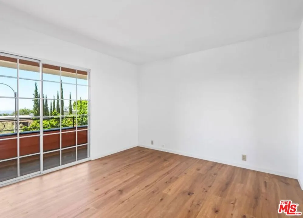 1871 Marcheeta Place, Los Angeles, California 90069 home-pic-26