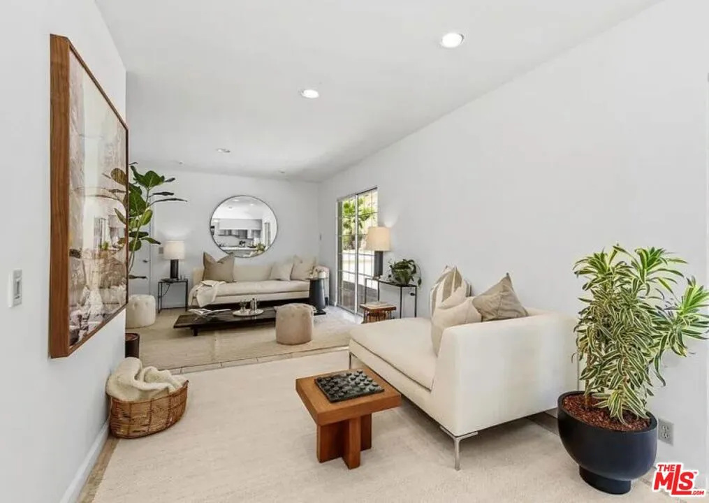 1871 Marcheeta Place, Los Angeles, California 90069 home-pic-15