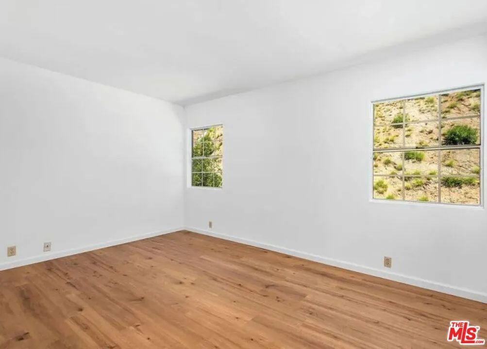 1871 Marcheeta Place, Los Angeles, California 90069 home-pic-25