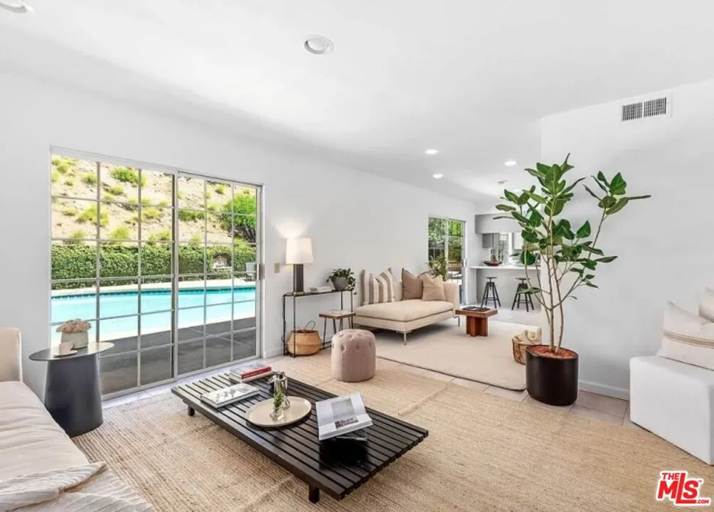 1871 Marcheeta Place, Los Angeles, California 90069 home-pic-11