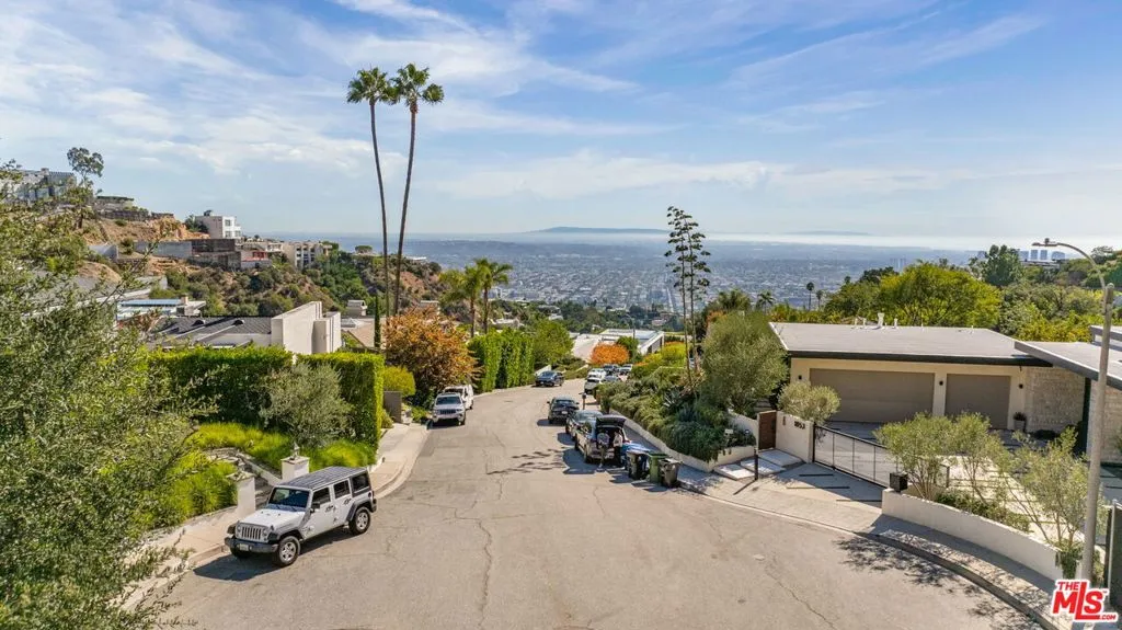 1871 Marcheeta Place, Los Angeles, California 90069 home-pic-6