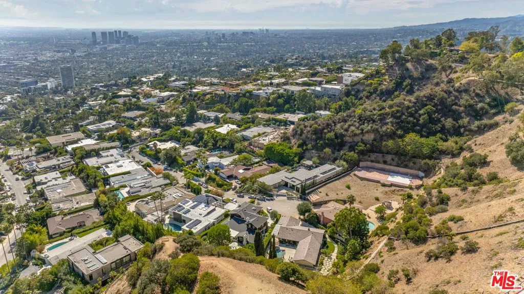 1871 Marcheeta Place, Los Angeles, California 90069 home-pic-7