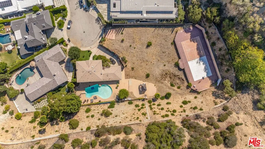 1871 Marcheeta Place, Los Angeles, California 90069 home-pic-2