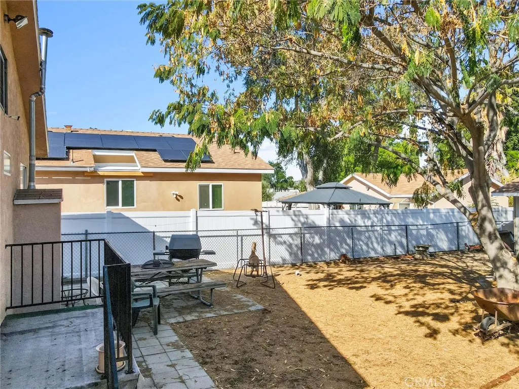 8421 Grenoble, Sunland, California 91040 home-pic-12
