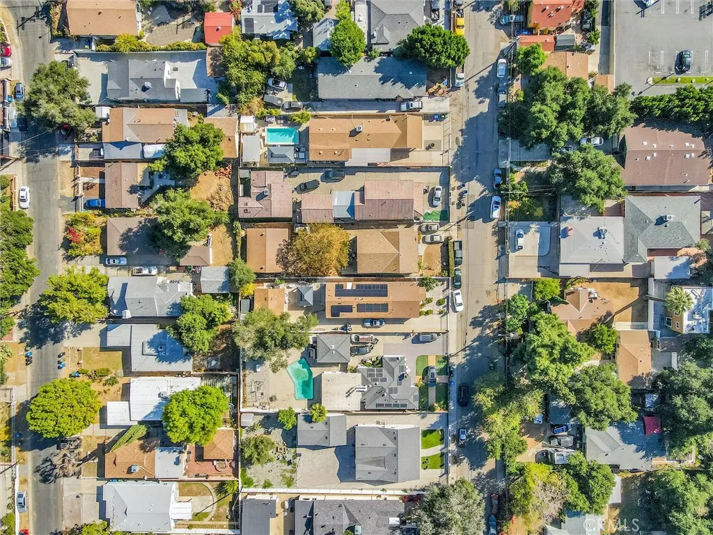 8421 Grenoble, Sunland, California 91040 home-pic-23