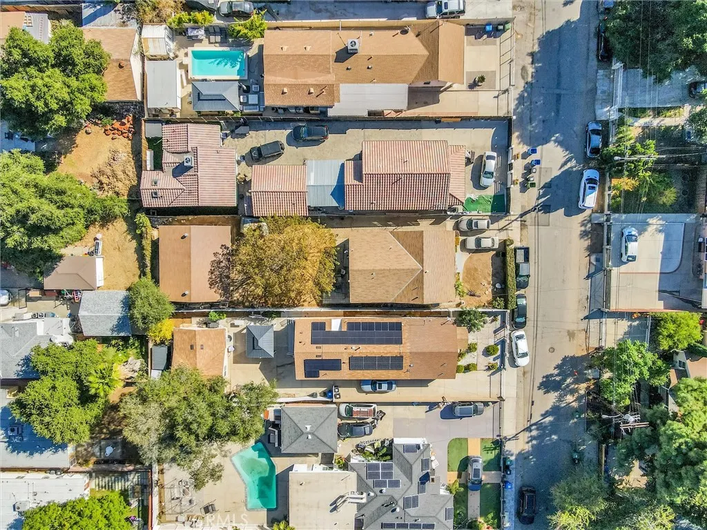 8421 Grenoble, Sunland, California 91040 home-pic-21