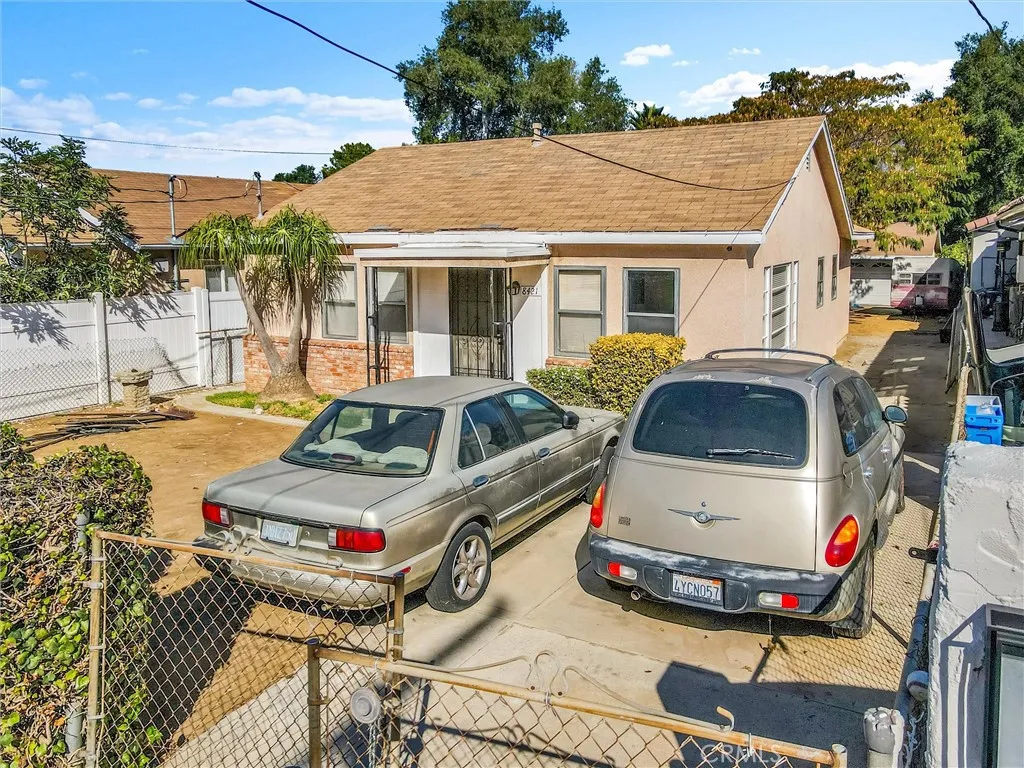 8421 Grenoble, Sunland, California 91040 home-pic-2