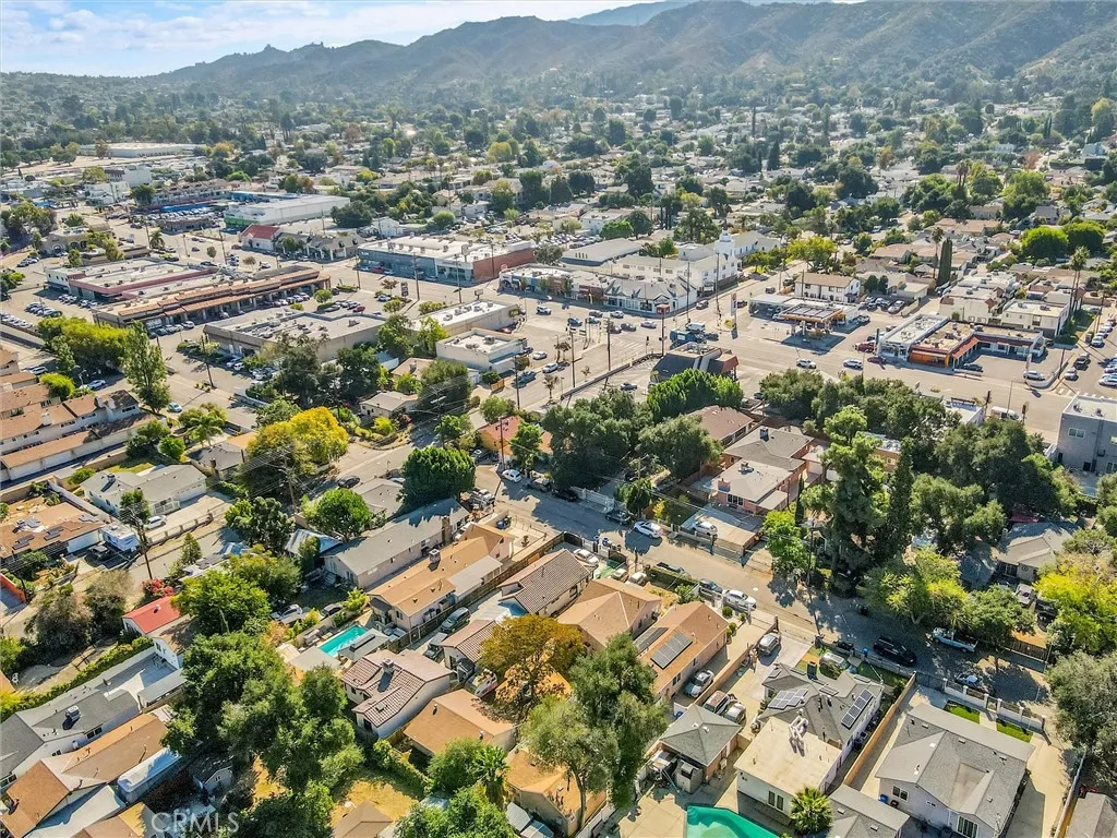 8421 Grenoble, Sunland, California 91040 home-pic-26