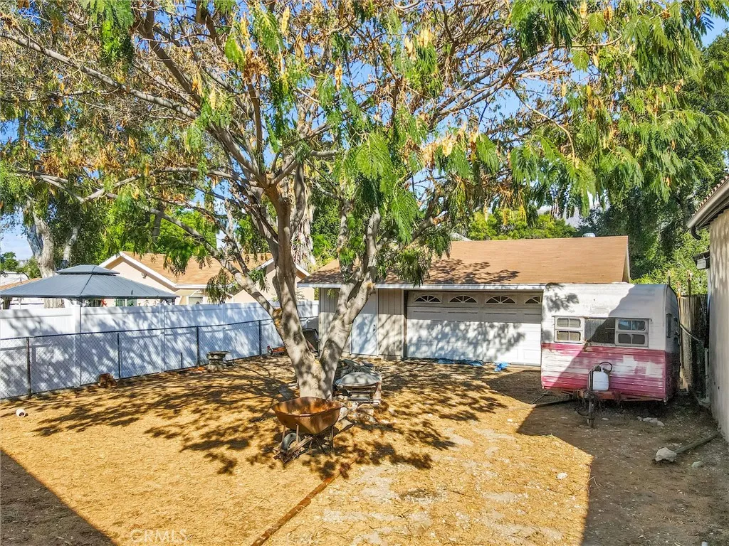 8421 Grenoble, Sunland, California 91040 home-pic-13