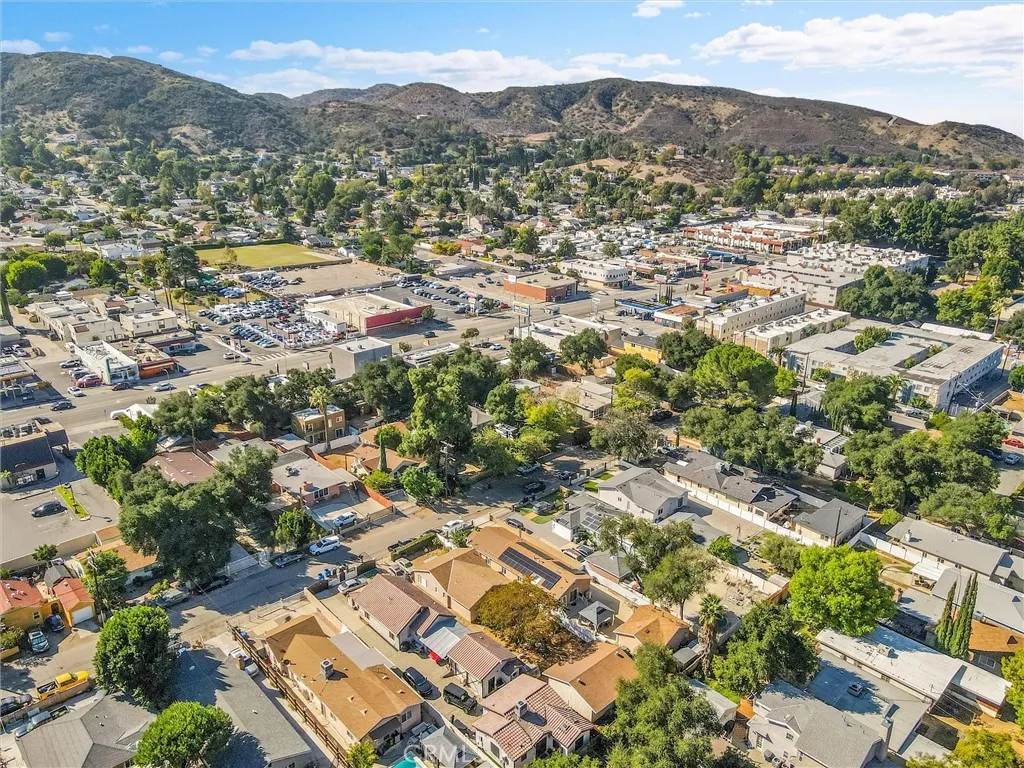 8421 Grenoble, Sunland, California 91040 home-pic-24